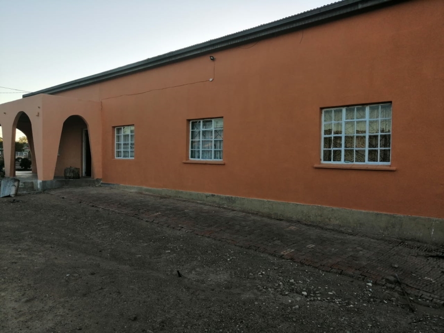 4 Bedroom Property for Sale in Lovemore Park Eastern Cape